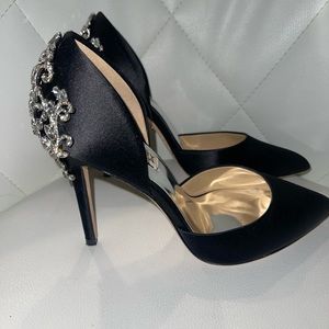 BADGLEY MISCHKA Crystal Embellished Satin Toe Pump Heel Sandals Black Size 7